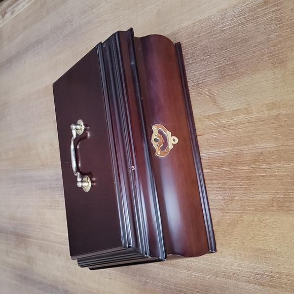 Vintage Fine JewelryBox – Wooden Mahogany